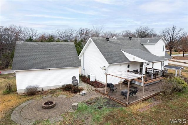 1400 Redwood Dr, St Clair, MO 63077