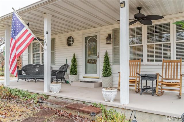 1400 Redwood Dr, St Clair, MO 63077