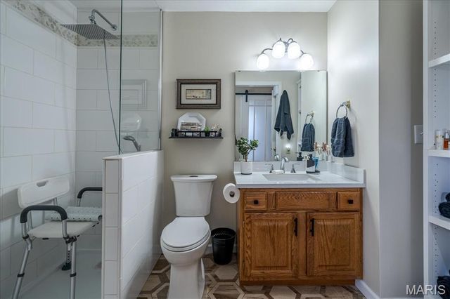 1400 Redwood Dr, St Clair, MO 63077