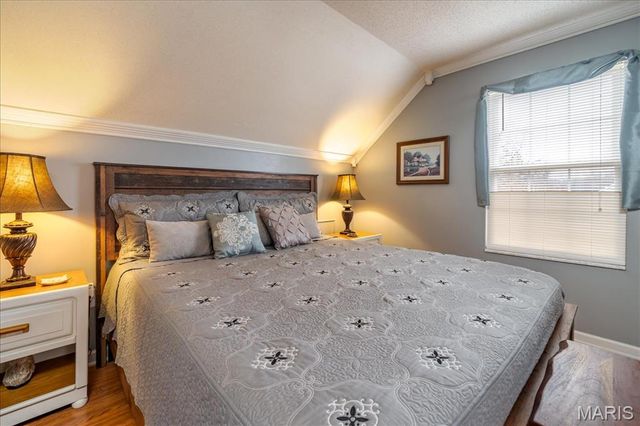 1400 Redwood Dr, St Clair, MO 63077