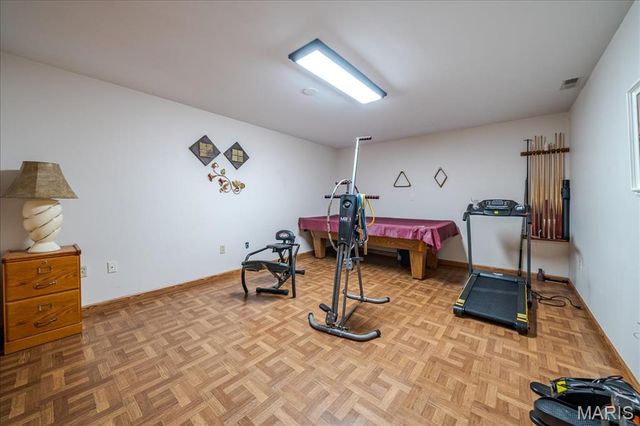 1400 Redwood Dr, St Clair, MO 63077