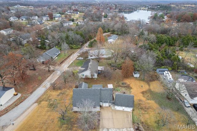 1400 Redwood Dr, St Clair, MO 63077