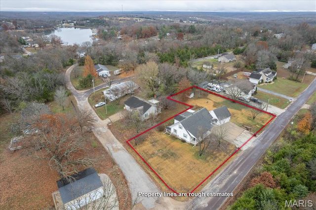 1400 Redwood Dr, St Clair, MO 63077