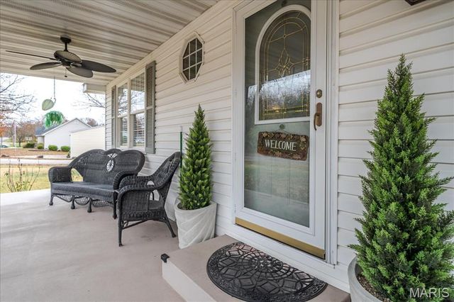 1400 Redwood Dr, St Clair, MO 63077