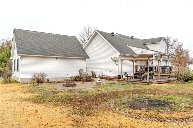 1400 Redwood Dr, St Clair, MO 63077