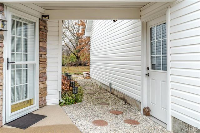 1400 Redwood Dr, St Clair, MO 63077