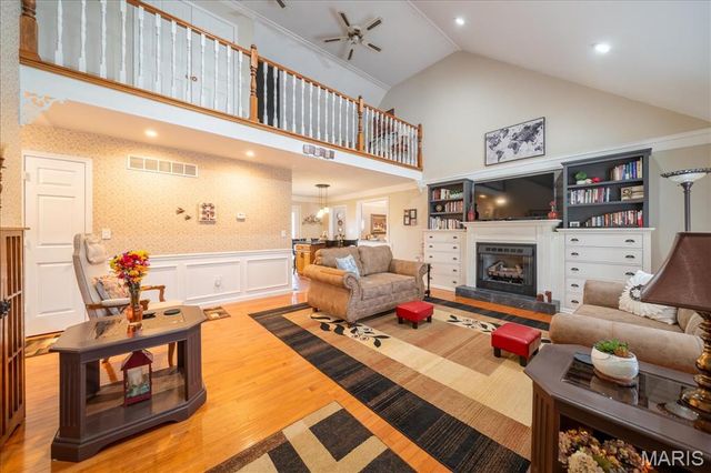 1400 Redwood Dr, St Clair, MO 63077