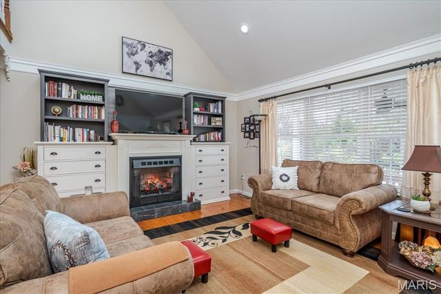 1400 Redwood Dr, St Clair, MO 63077