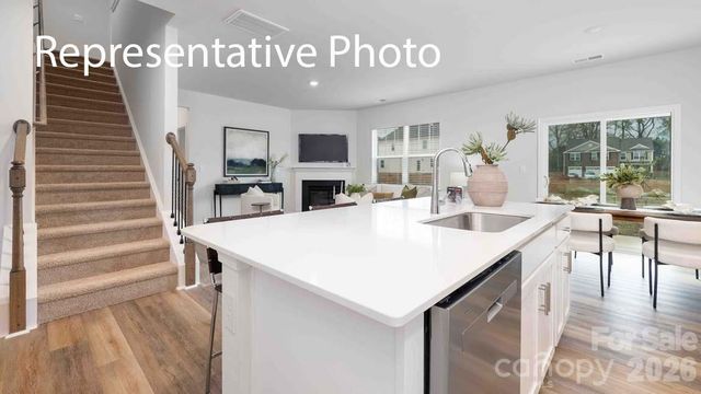 616 17th Avenue Drive NE, Hickory, NC 28601