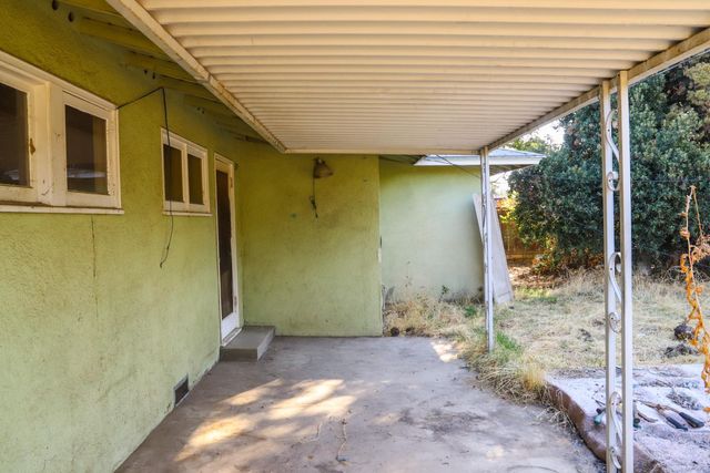 3442 E Weldon Avenue, Fresno, CA 93703