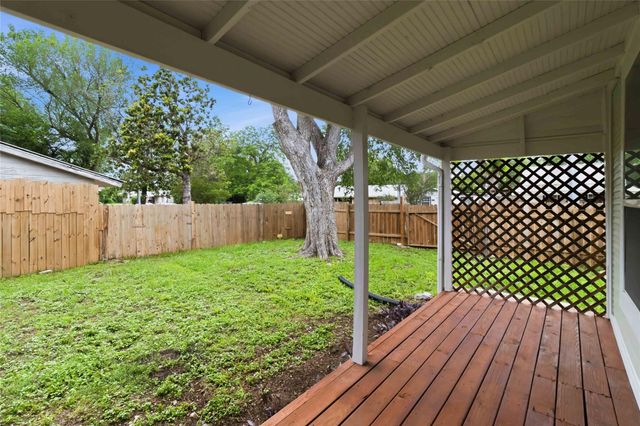 1201 Farm ST, Bastrop, TX 78602