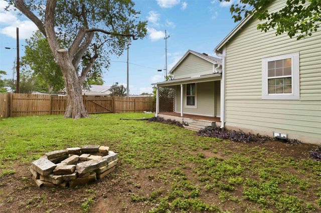 1201 Farm ST, Bastrop, TX 78602