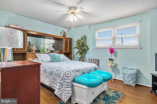 811 LAWLER ST, Philadelphia, PA 19116