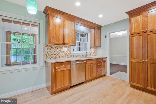 42 SHERWOOD RD, Cockeysville, MD 21030
