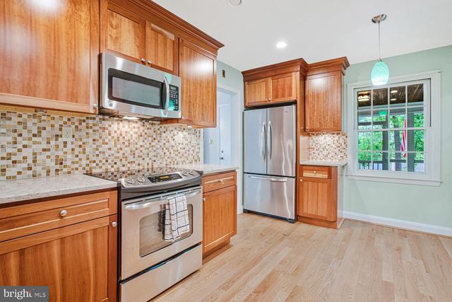 42 SHERWOOD RD, Cockeysville, MD 21030