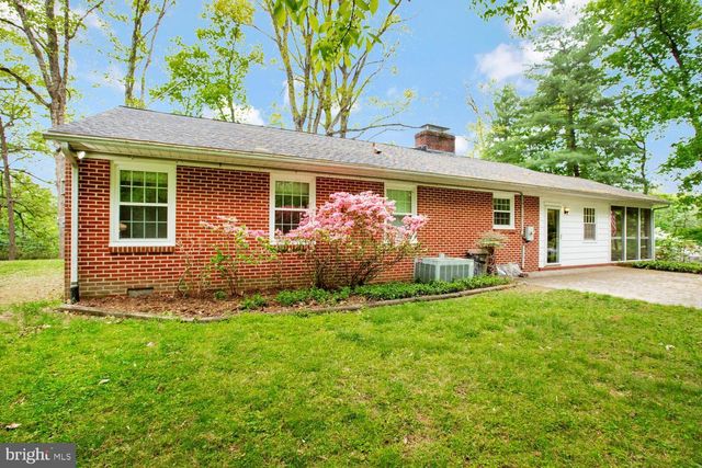 42 SHERWOOD RD, Cockeysville, MD 21030
