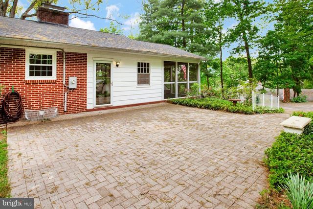 42 SHERWOOD RD, Cockeysville, MD 21030