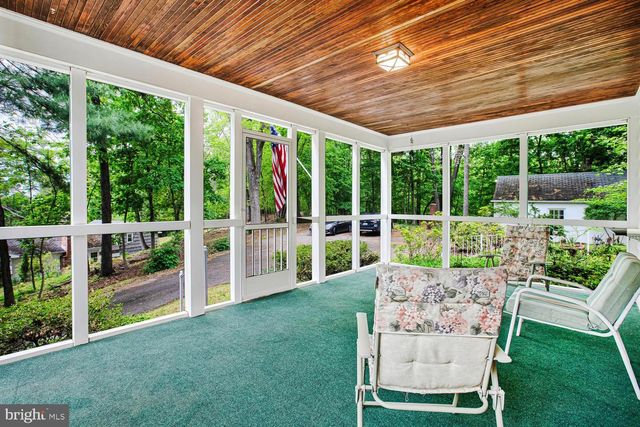 42 SHERWOOD RD, Cockeysville, MD 21030