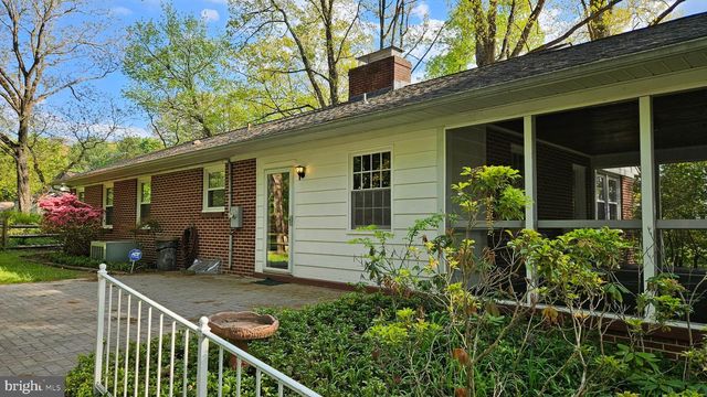 42 SHERWOOD RD, Cockeysville, MD 21030