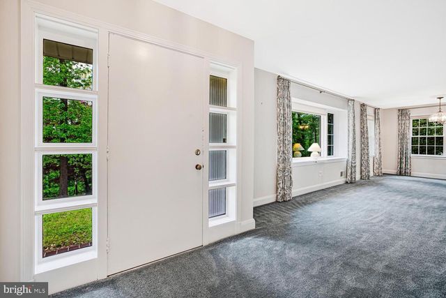 42 SHERWOOD RD, Cockeysville, MD 21030