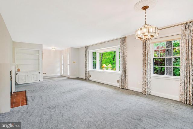 42 SHERWOOD RD, Cockeysville, MD 21030