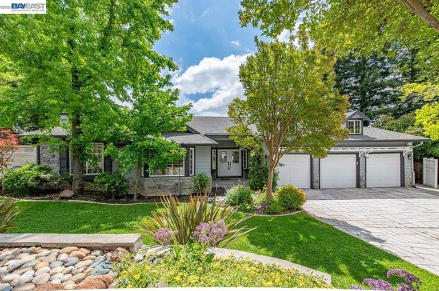 215 Arthur Ct, Danville, CA 94526
