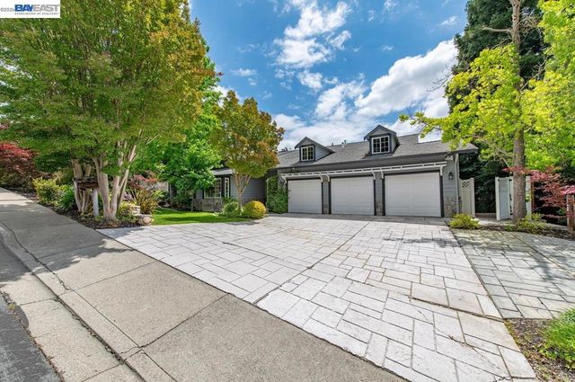 215 Arthur Ct, Danville, CA 94526