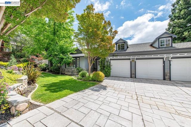 215 Arthur Ct, Danville, CA 94526