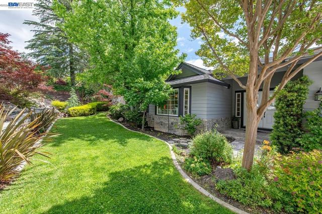 215 Arthur Ct, Danville, CA 94526