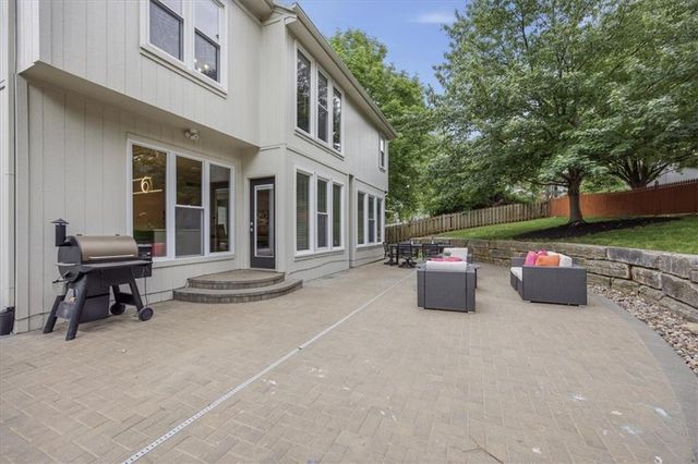 21617 W 97 Terrace, Lenexa, KS 66220