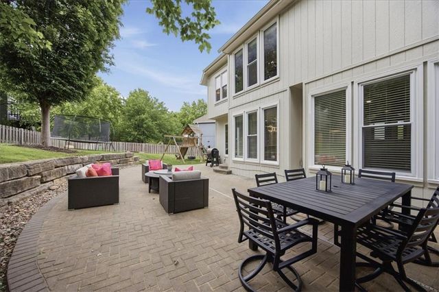 21617 W 97 Terrace, Lenexa, KS 66220