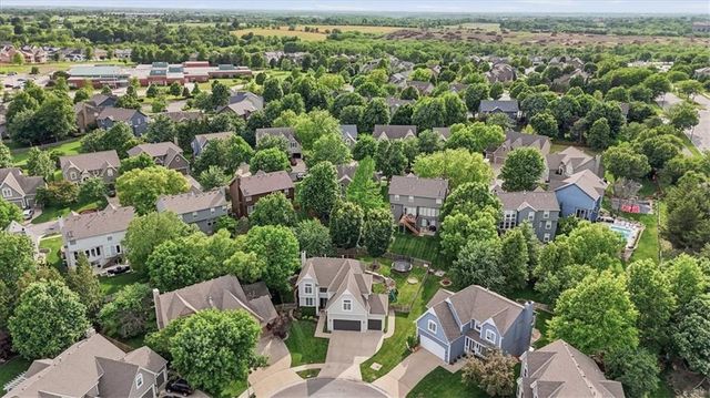 21617 W 97 Terrace, Lenexa, KS 66220