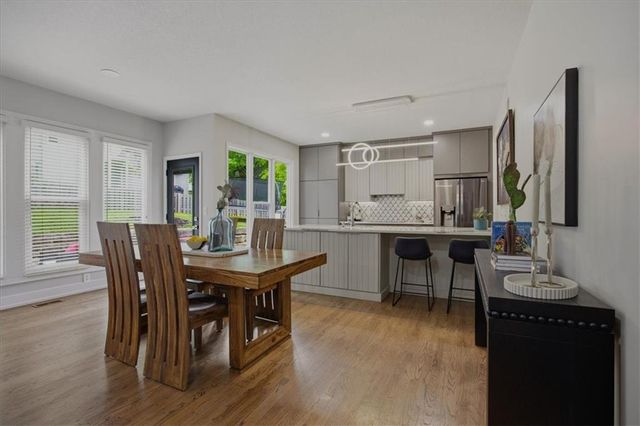 21617 W 97 Terrace, Lenexa, KS 66220