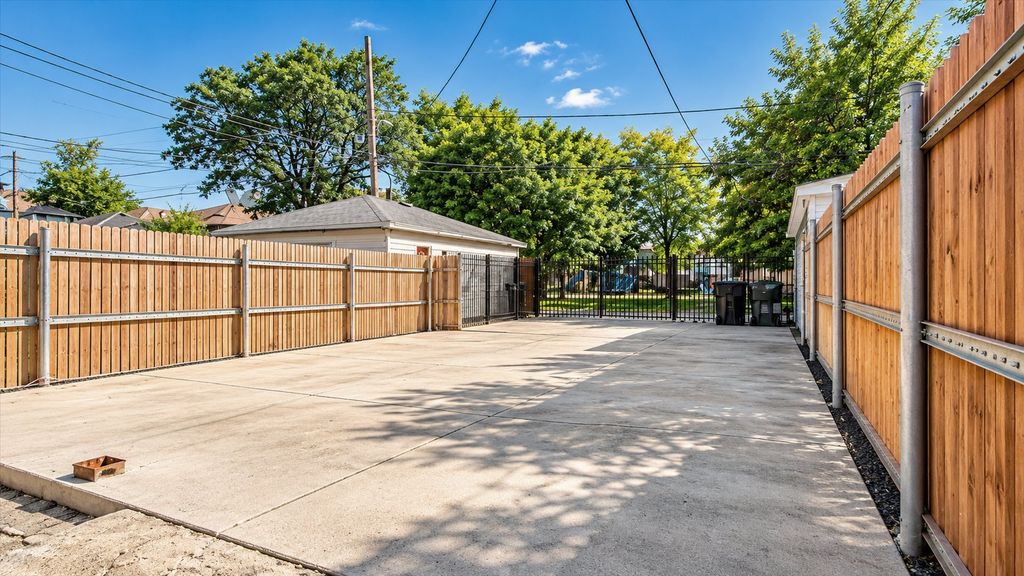 1411 N Keeler Avenue, Chicago, IL 60651 — photo 3