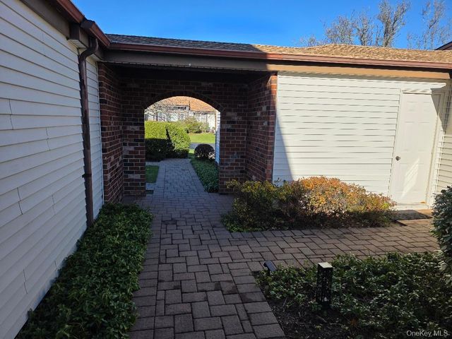 504 Gotham Court N, Saint James, NY 11780