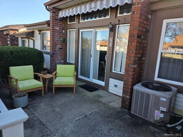 504 Gotham Court N, Saint James, NY 11780