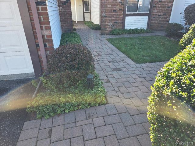 504 Gotham Court N, Saint James, NY 11780