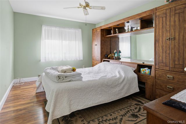 504 Gotham Court N, Saint James, NY 11780