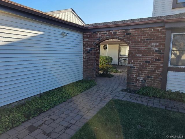 504 Gotham Court N, Saint James, NY 11780