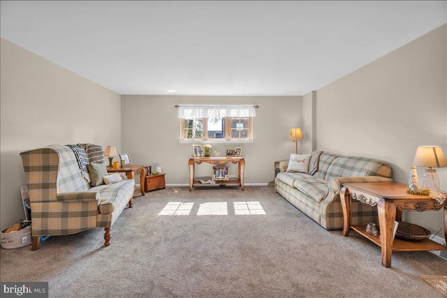 137 MEADOW LN, Philadelphia, PA 19154