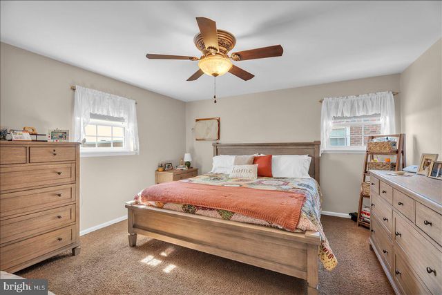 137 MEADOW LN, Philadelphia, PA 19154