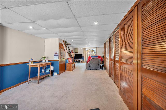 137 MEADOW LN, Philadelphia, PA 19154