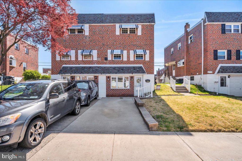 137 MEADOW LN, Philadelphia, PA 19154