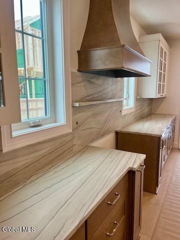 1390 9P, Saratoga Springs, NY 12866