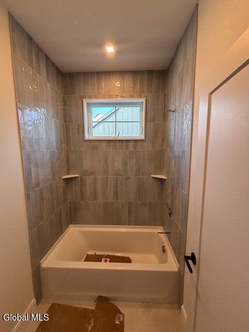 1390 9P, Saratoga Springs, NY 12866