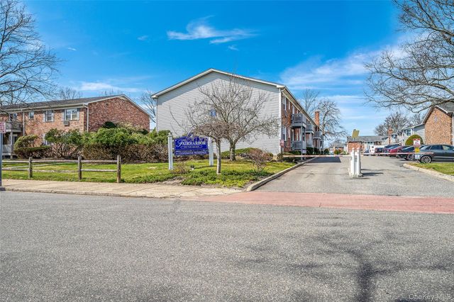 118 Fairharbor Drive 118, Patchogue, NY 11772