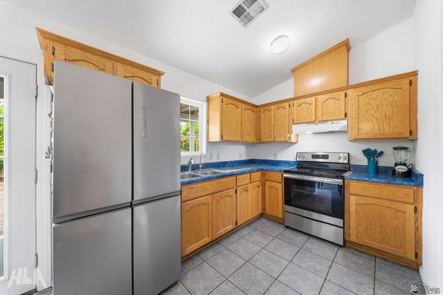 698 S Columbia Ave, Somerton, AZ 85350