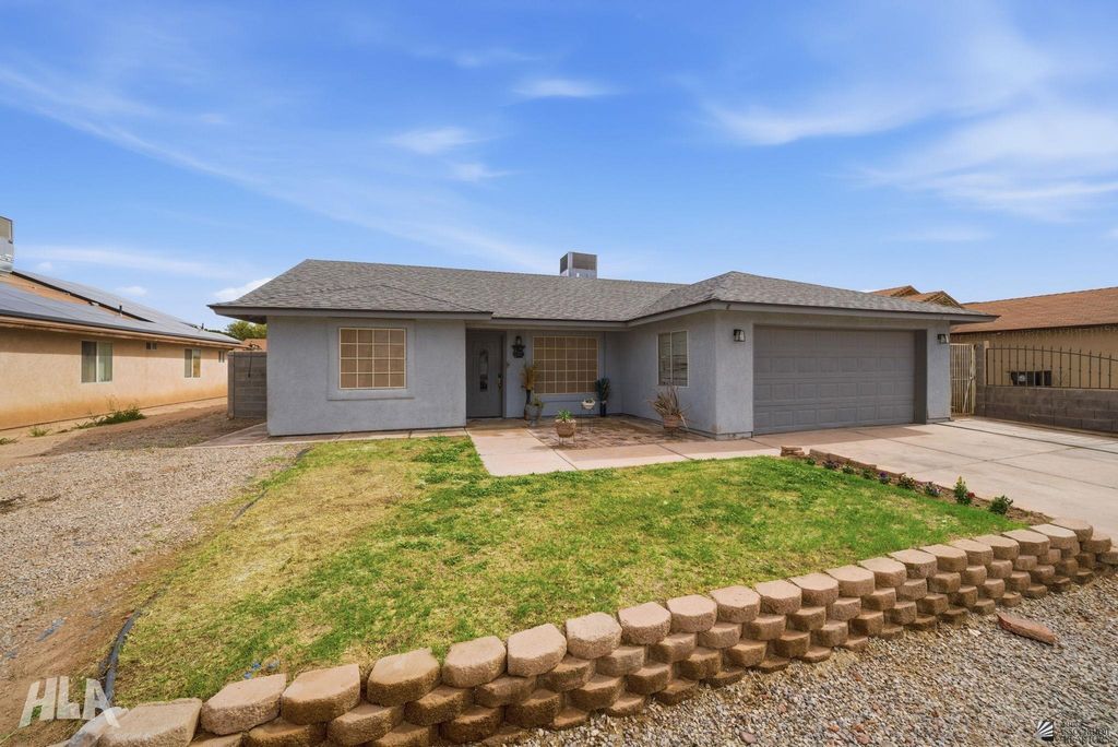 698 S Columbia Ave, Somerton, AZ 85350