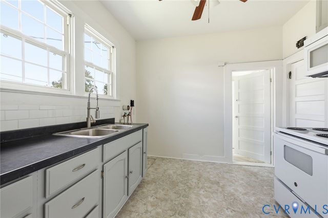 503 N 3rd Ave, Hopewell, VA 23860