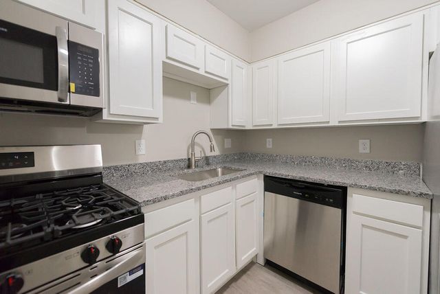 1080 Armstrong Mill Road A, Lexington, KY 40517